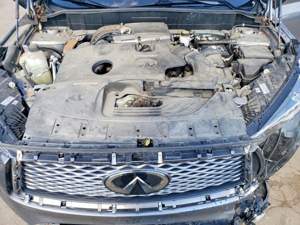2021 INFINITI QX50 Luxe — Engine bay