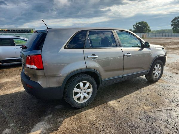 2013 KIA SORENTO Base / LX