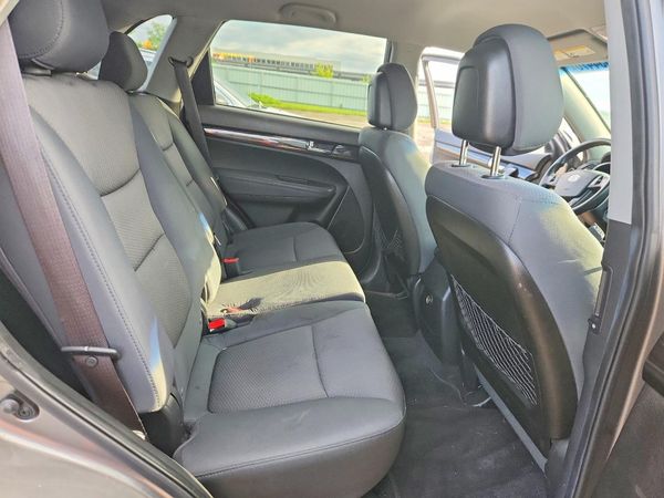 2013 KIA SORENTO Base / LX