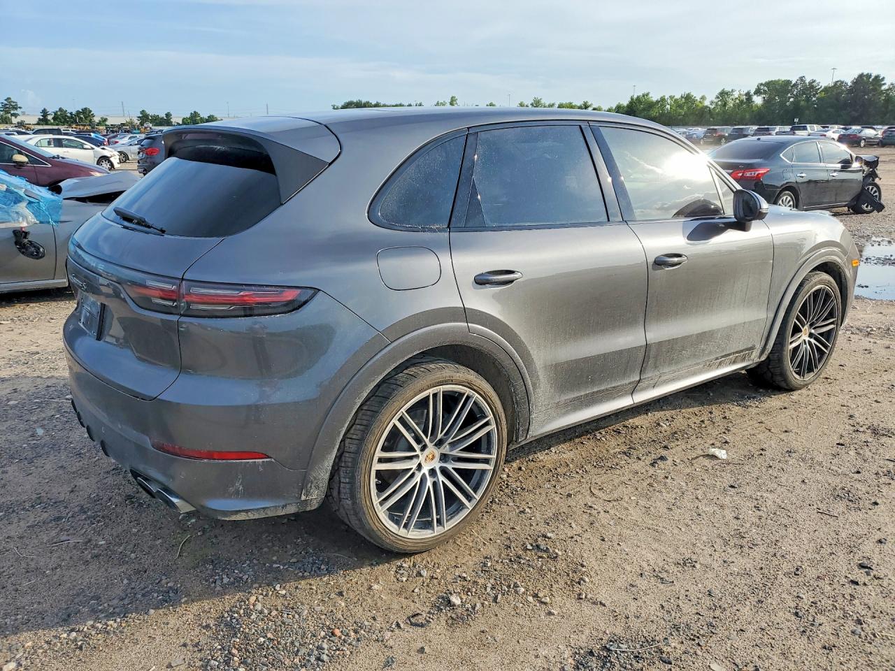 2019 PORSCHE CAYENNE S