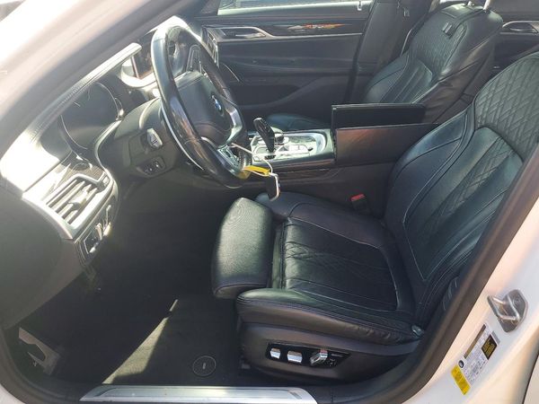 2019 BMW 750