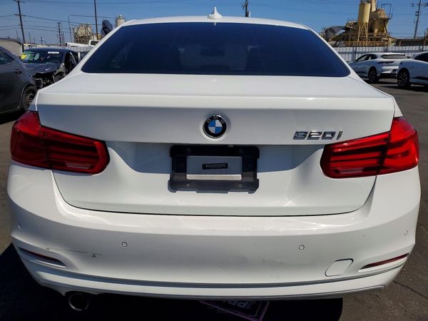 2018 BMW 320