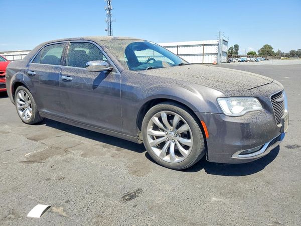 2019 CHRYSLER 300
