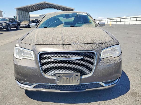2019 CHRYSLER 300