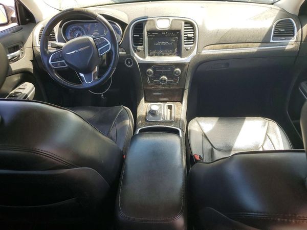 2019 CHRYSLER 300