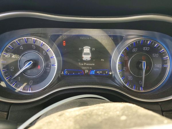 2019 CHRYSLER 300