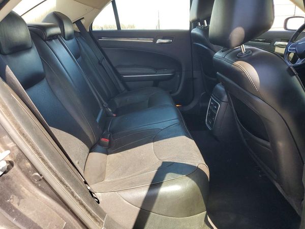 2019 CHRYSLER 300