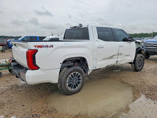 2026 TOYOTA TUNDRA
