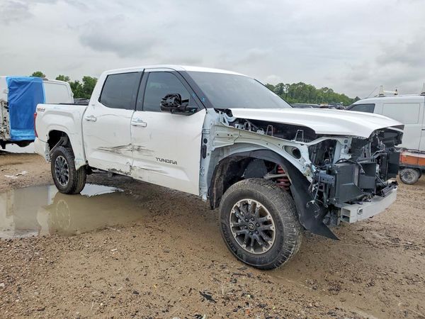 2026 TOYOTA TUNDRA