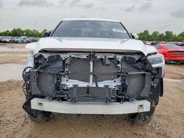 2026 TOYOTA TUNDRA