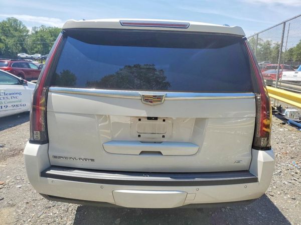 2017 CADILLAC ESCALADE ESV Platinum