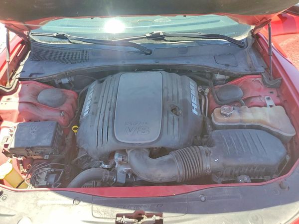 2016 DODGE CHARGER R/T RWD — Engine bay