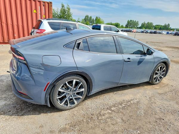 2024 TOYOTA PRIUS