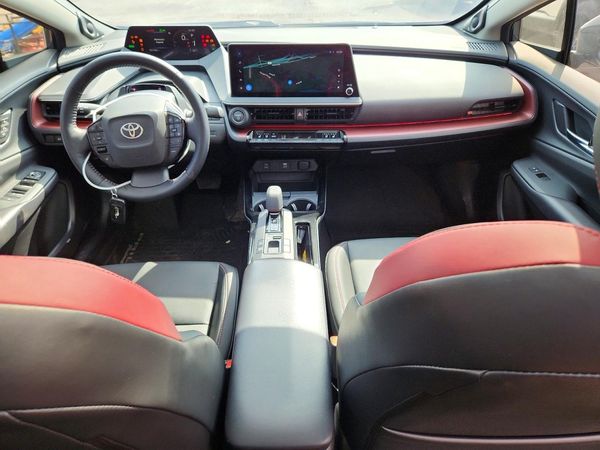 2024 TOYOTA PRIUS