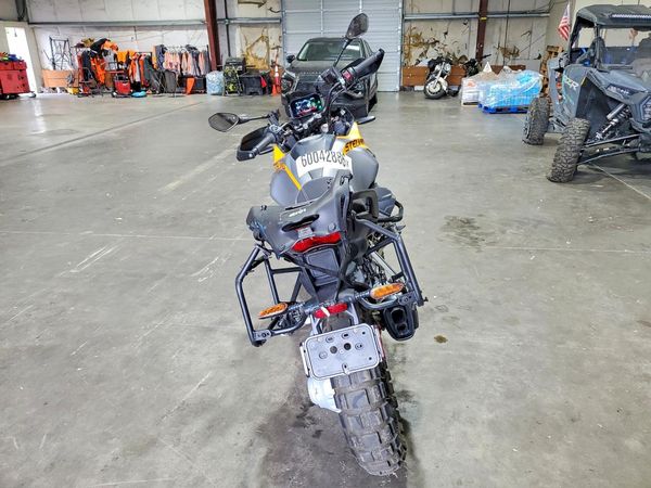 2024 MOTO GUZZI STELVIO Aras — DIRR