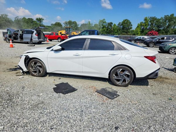 2024 HYUNDAI ELANTRA SEL w/ Convenience Pkg