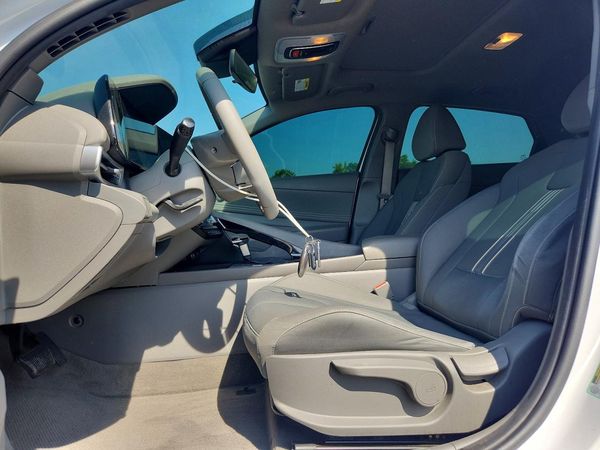 2024 HYUNDAI ELANTRA SEL w/ Convenience Pkg