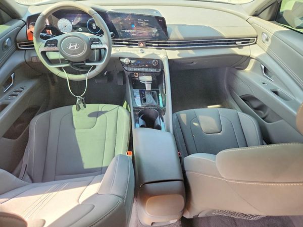 2024 HYUNDAI ELANTRA SEL w/ Convenience Pkg
