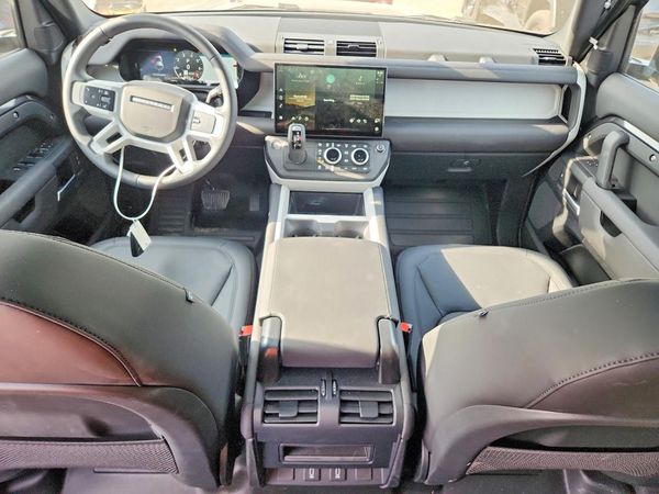 2026 LAND ROVER DEFENDER 110 X-Dynamic SE