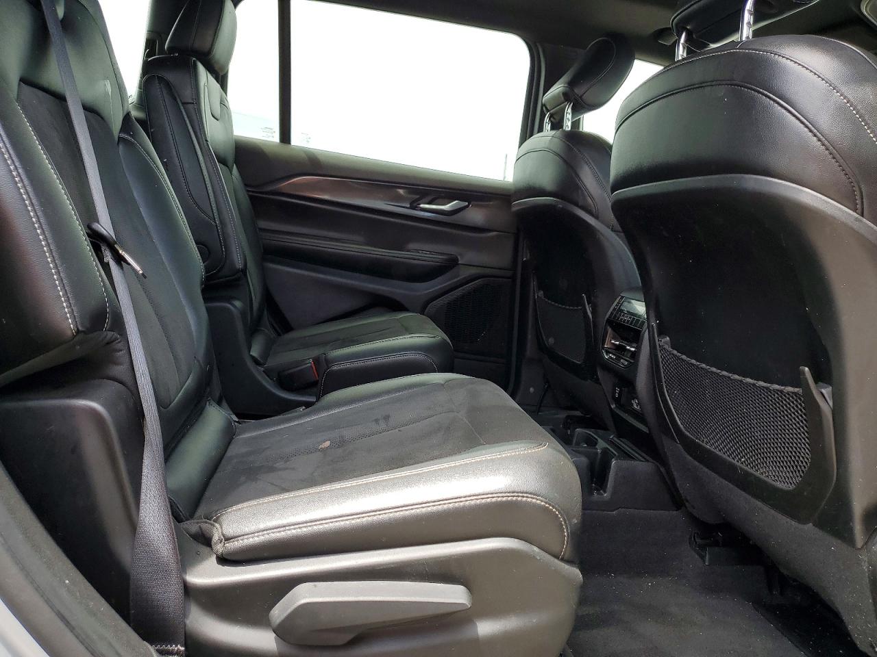 2023 JEEP GRAND CHEROKEE L LAREDO 4X4