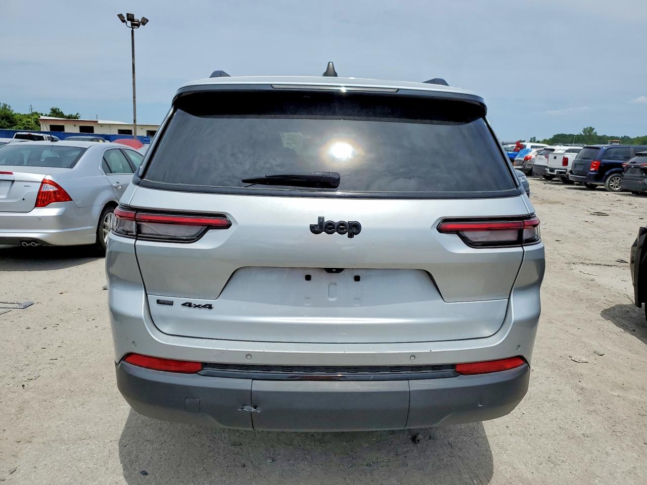 2023 JEEP GRAND CHEROKEE L LAREDO 4X4