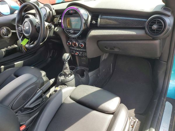 2017 MINI COOPER