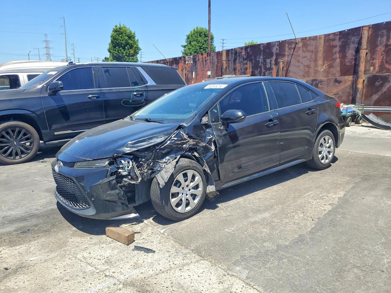 2020 TOYOTA COROLLA LE — Front 3/4