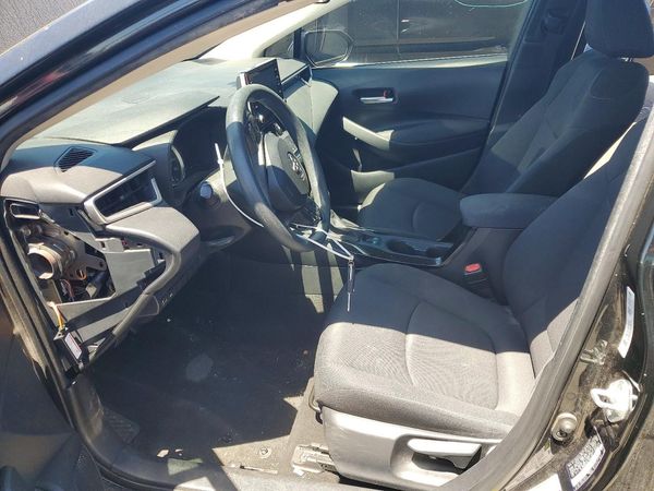 2020 TOYOTA COROLLA LE — DENT
