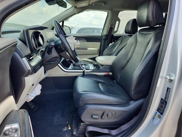 2022 KIA CARNIVAL LX, LX Seat Package