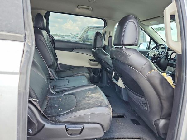 2022 KIA CARNIVAL LX, LX Seat Package