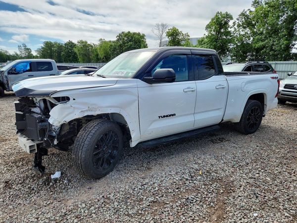 2023 TOYOTA TUNDRA SR5