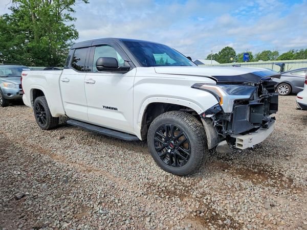 2023 TOYOTA TUNDRA SR5
