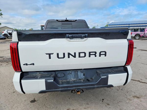 2023 TOYOTA TUNDRA SR5