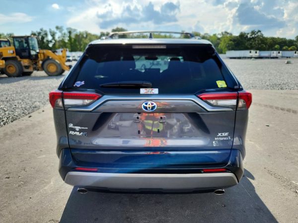 2024 TOYOTA RAV4 XSE