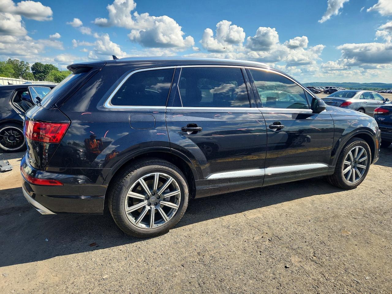 2017 AUDI Q7 quattro Premium Plus