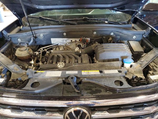 2021 VOLKSWAGEN ATLAS 4Motion SEL Premium — Engine bay