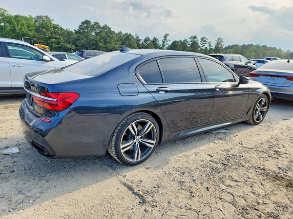 2018 BMW 750