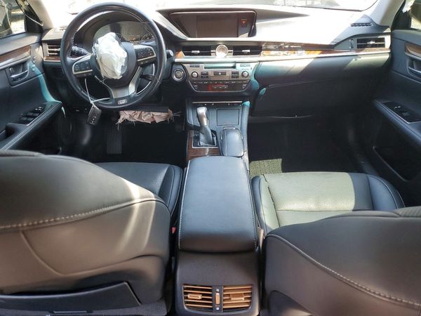 2016 LEXUS ES