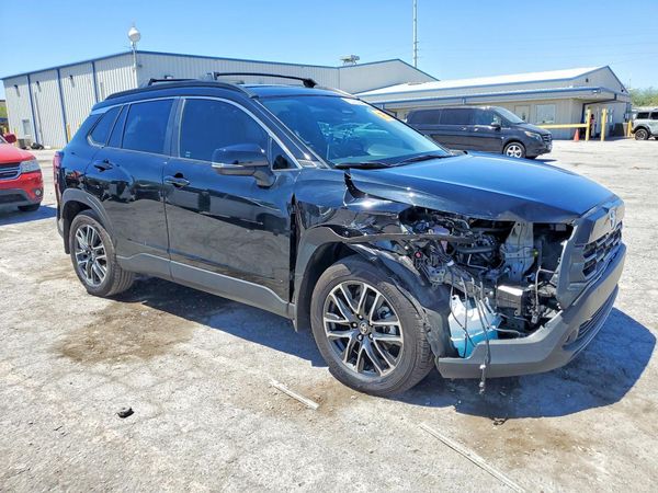 2026 TOYOTA COROLLA CROSS XLE