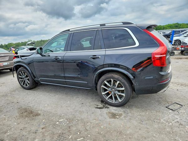 2017 VOLVO XC90 Momentum