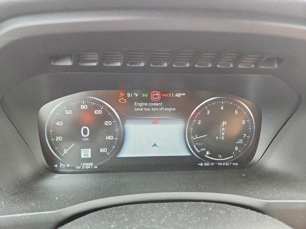 2017 VOLVO XC90 Momentum