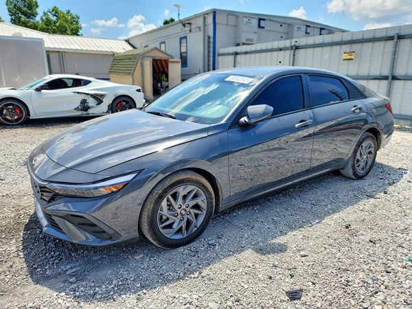2024 HYUNDAI ELANTRA