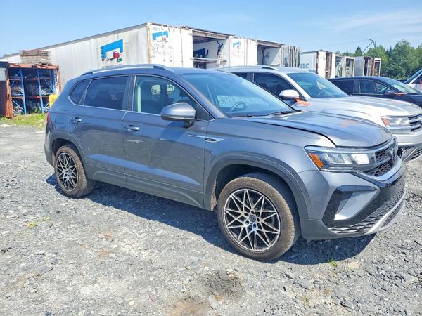 2024 VOLKSWAGEN TAOS 4Motion SE