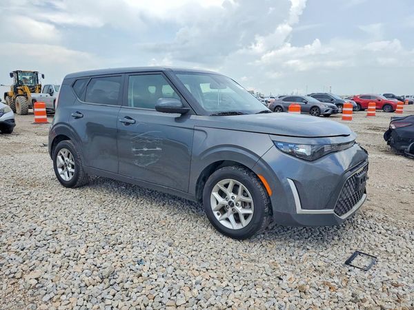 2023 KIA SOUL LX, S