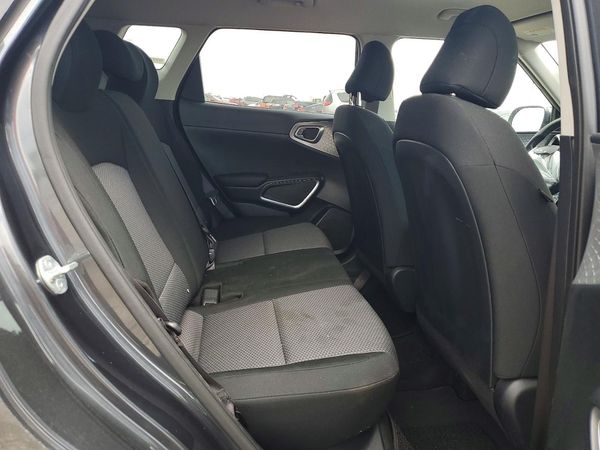 2023 KIA SOUL LX, S