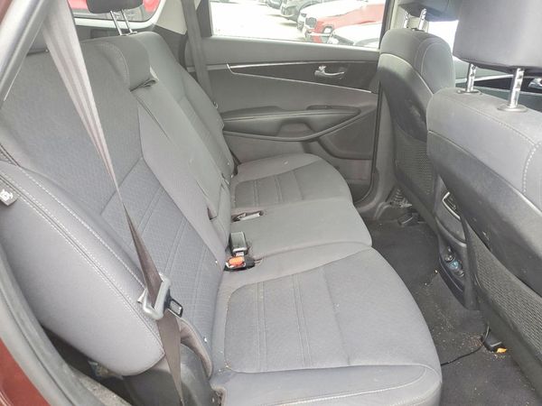 2017 KIA SORENTO L, LX