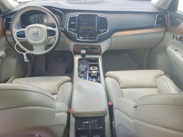 2016 VOLVO XC90