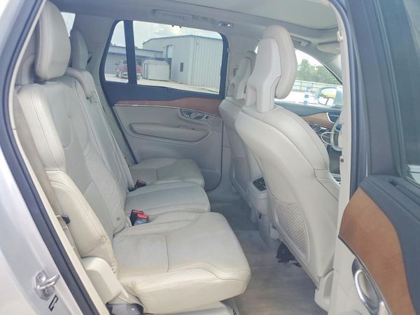 2016 VOLVO XC90