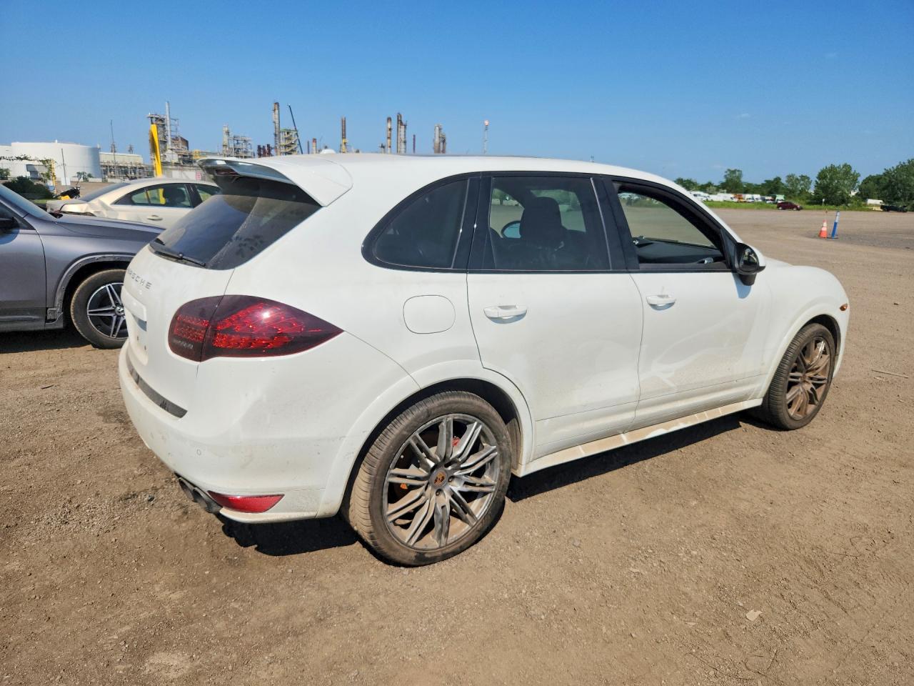 2014 PORSCHE CAYENNE GTS