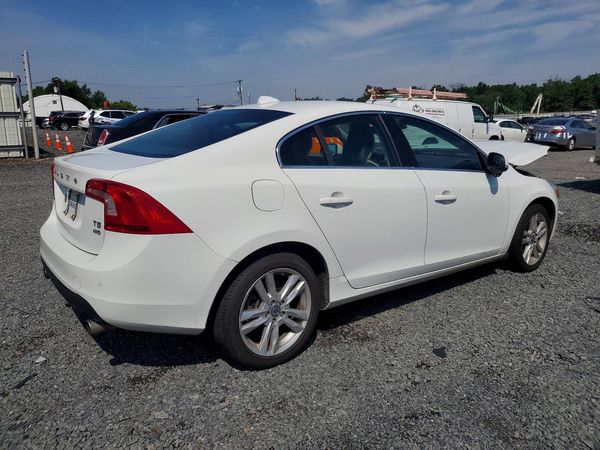 2013 VOLVO S60